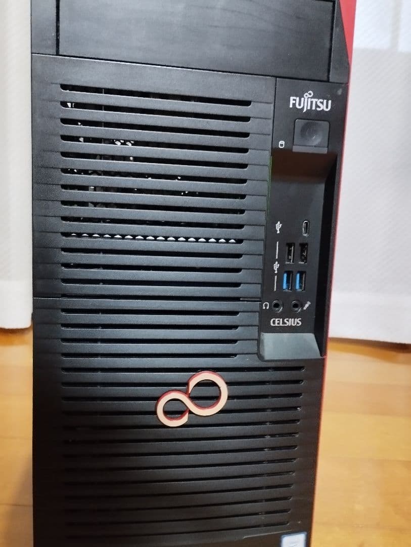 Fujitsu TX-1310 M3 上位互換？ CELSIUS W570