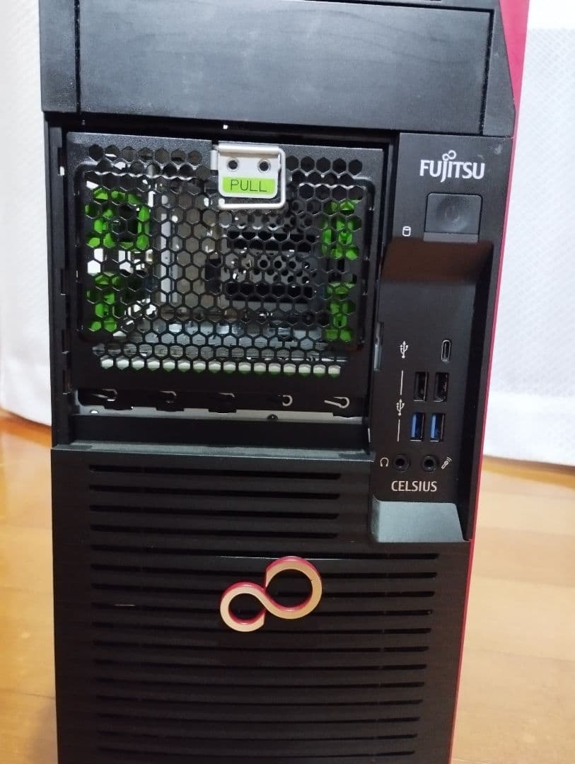 Fujitsu TX-1310 M3 上位互換？ CELSIUS W570