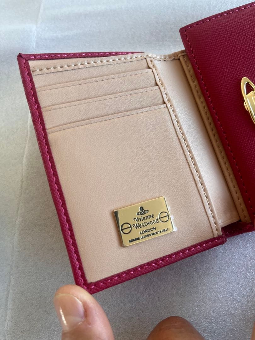 【新品未使用】Vivienne Westwood ピンク 三つ折り財布