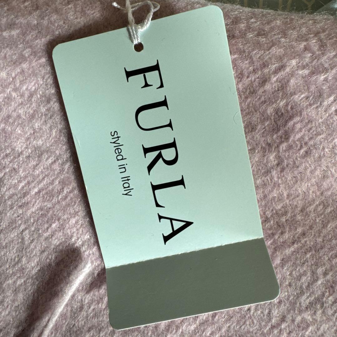 FURLA 薄いピンク フリンジマフラー