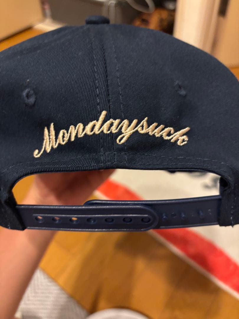 ネイビー NYロゴ キャップ mondaysuch