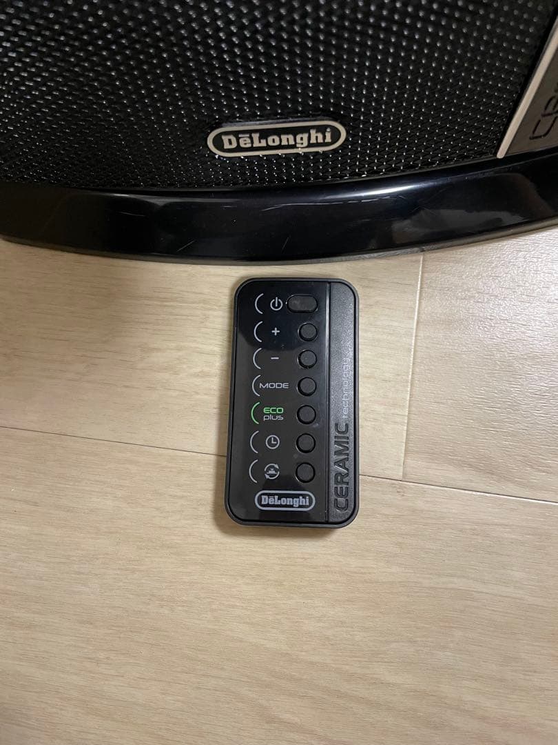 【デロンギ セラミックファンヒーター】 リモコン付き