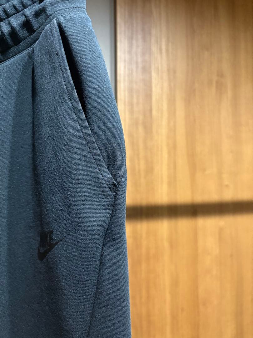 ナイキ　テックフリース　パンツ　ブラック