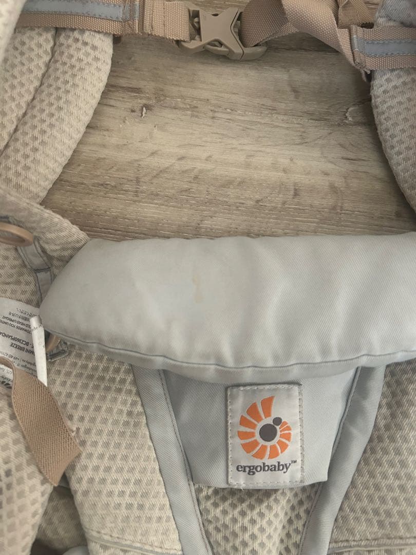 ergobaby 多機能抱っこひも ベージュ