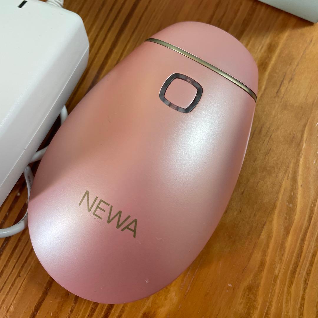 有線タイプ　NEWA 美顔器 ピンク 充電器・ポーチ付き