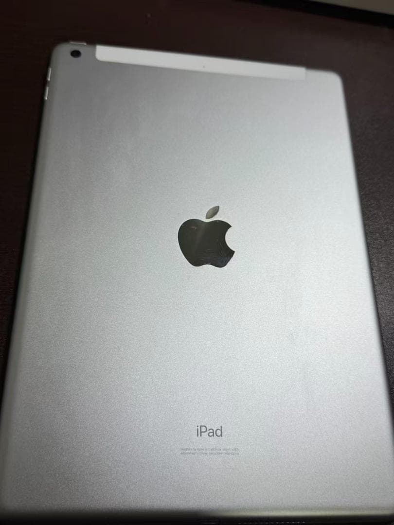 iPad 第８世代 本体 128GB　 Cellular