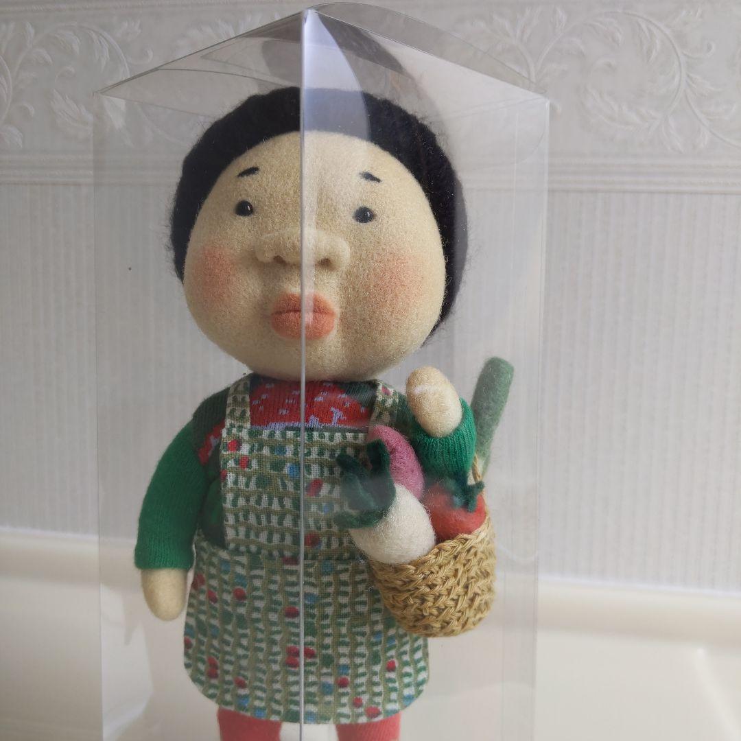 レア　人気作家　サッタペッタさん　羊毛フェルト 人形　おばちゃん　ぬいぐるみ
