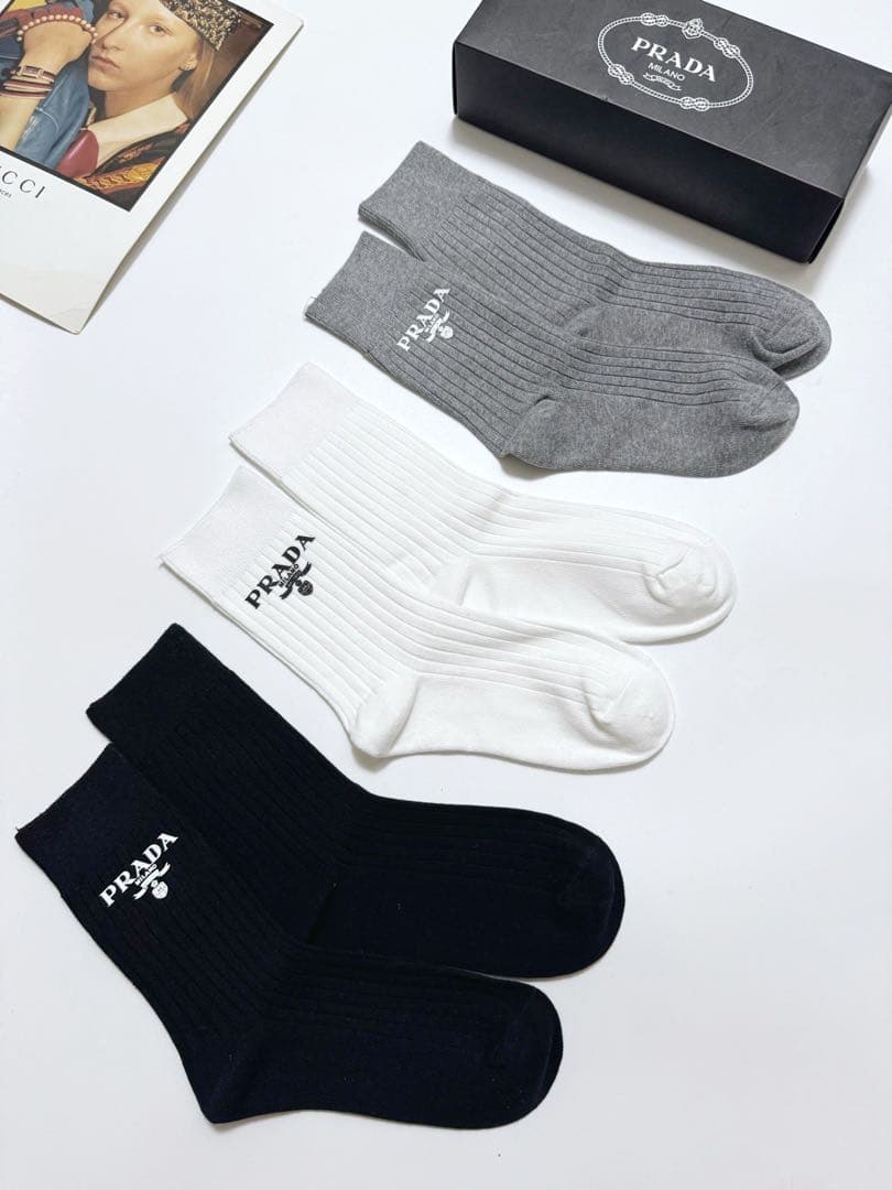 PRADA ロゴ ソックス 3足セット ブラック ホワイト グレー