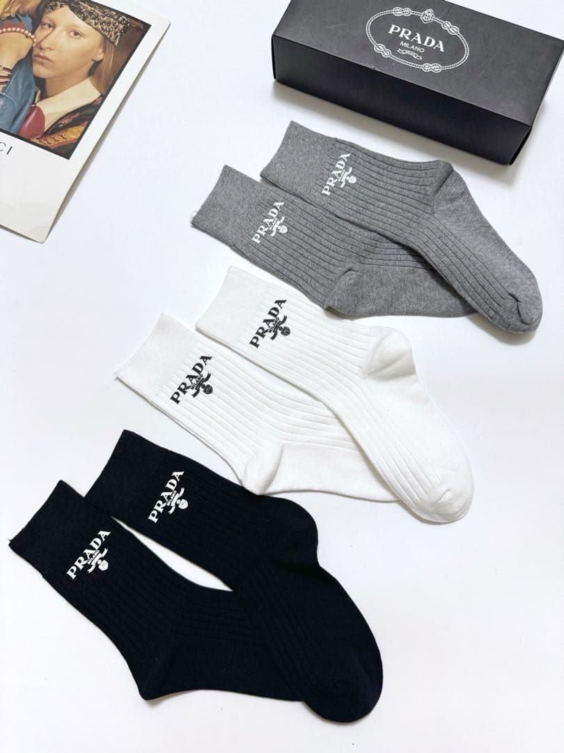 PRADA ロゴ ソックス 3足セット ブラック ホワイト グレー