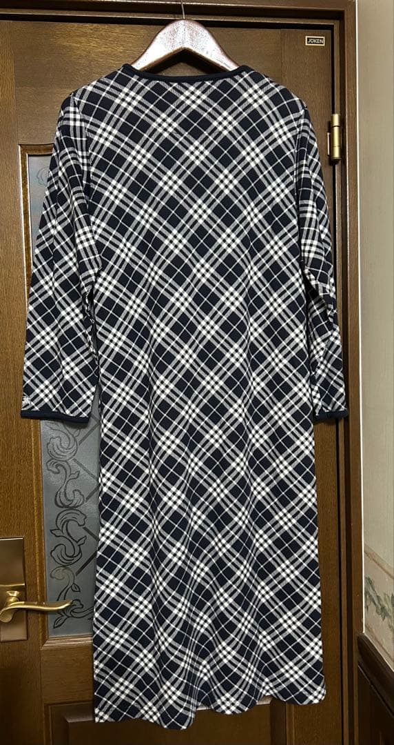 バーバリー チェック柄ルームウェア　寝巻き　西川産業　美品　長袖