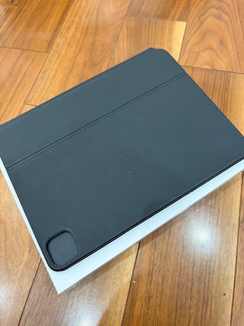 iPad pro11インチ MagicKeyboard 日本語 MXQT2J/A