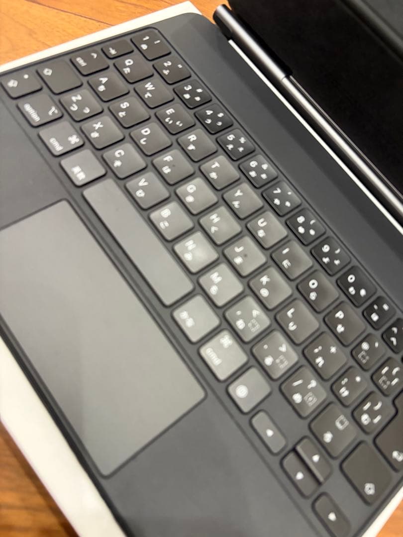 iPad pro11インチ MagicKeyboard 日本語 MXQT2J/A