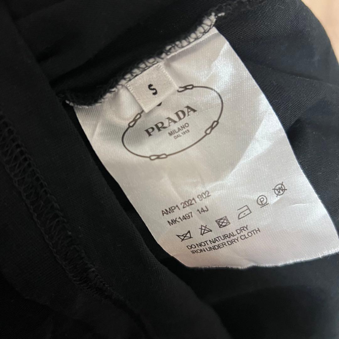 PRADA 黒 Tシャツ 半袖