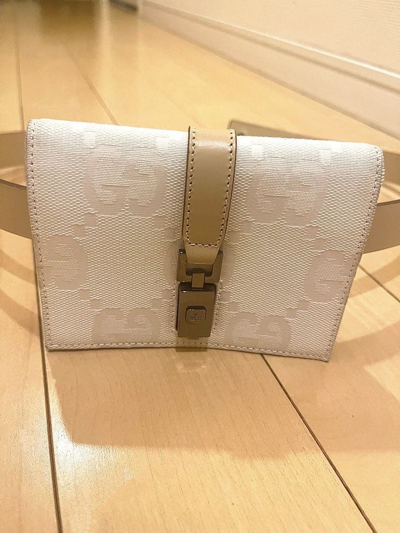 美品GUCCI ウエストポーチ