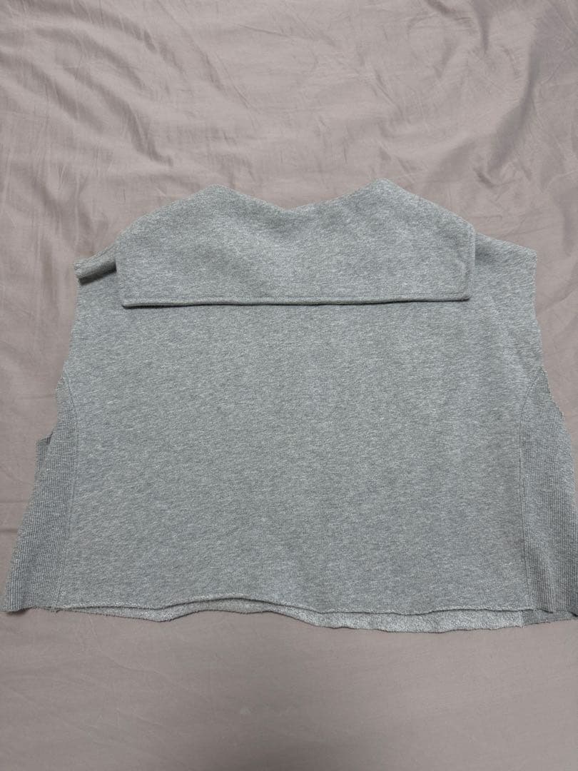 miumiu フード付きグレーショート丈Tシャツ