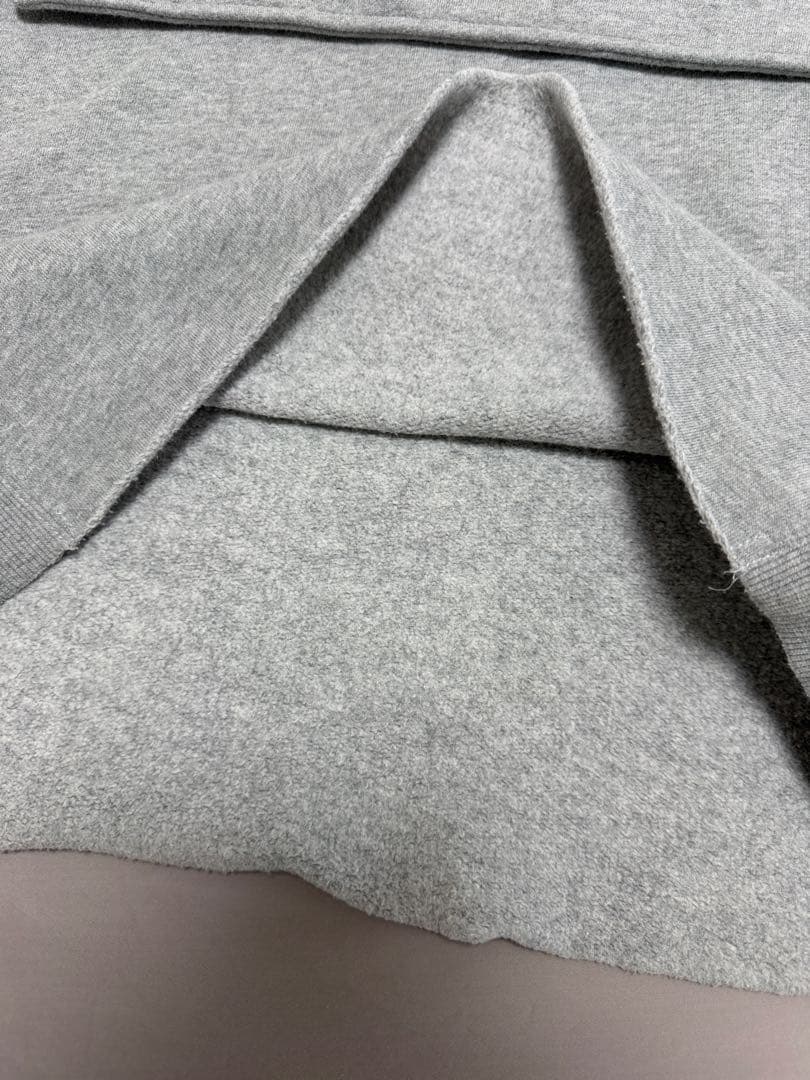miumiu フード付きグレーショート丈Tシャツ