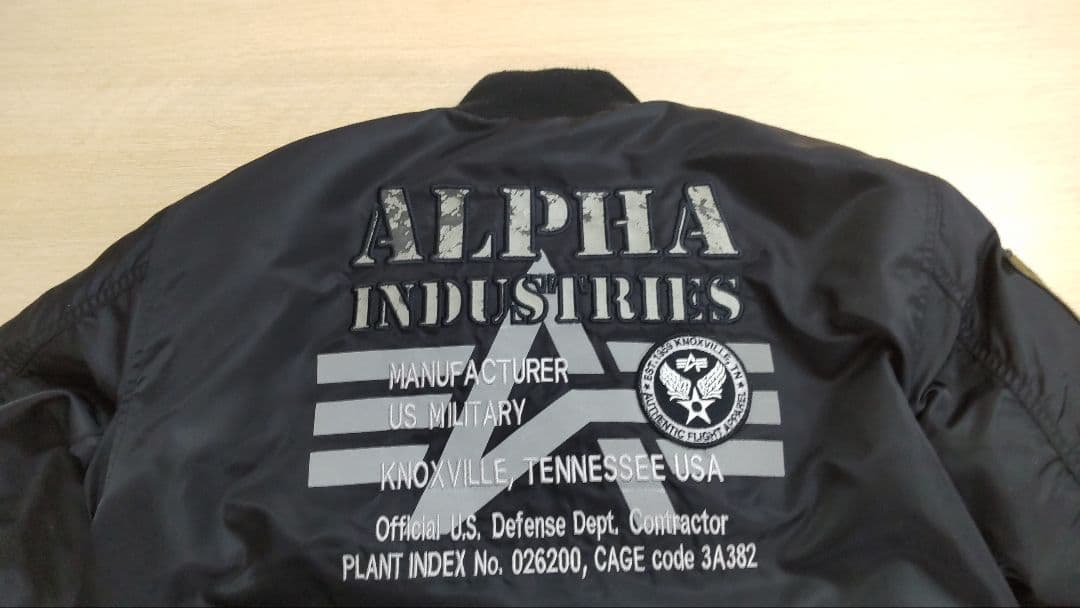 R*.様 【美品】ALPHA INDUSTRIES ブラック MA-1 フライト
