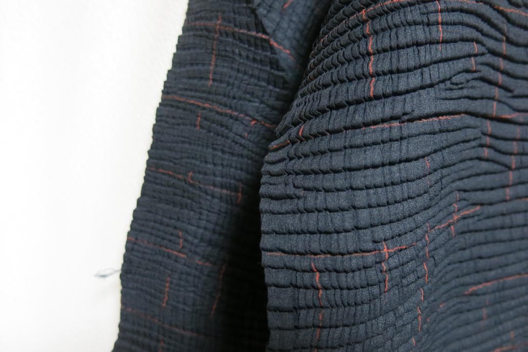 ISSEY MIYAKE ホワイトレーベル　黒地プリーツカーディガン　M