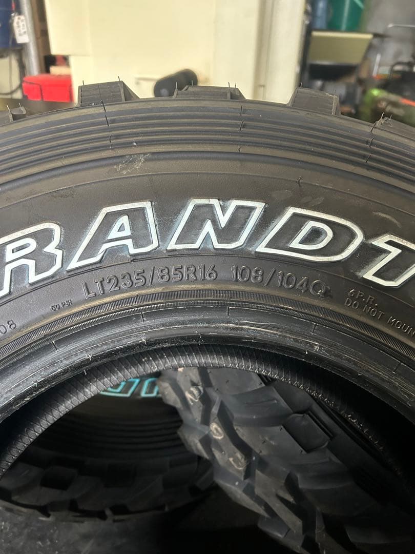 グラントレックmt2 235 85 16 25年製