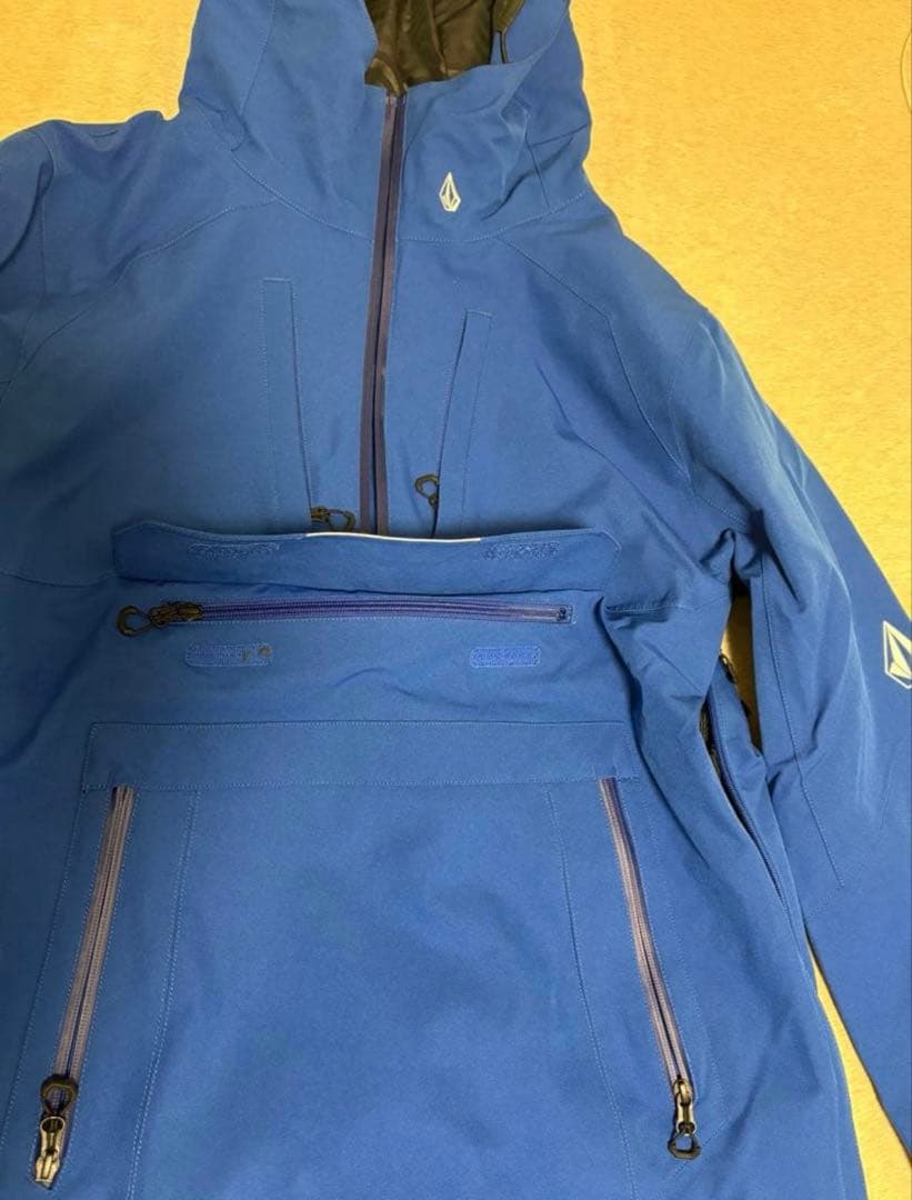 美品　VOLCOM スノーボードウェア 上下セット