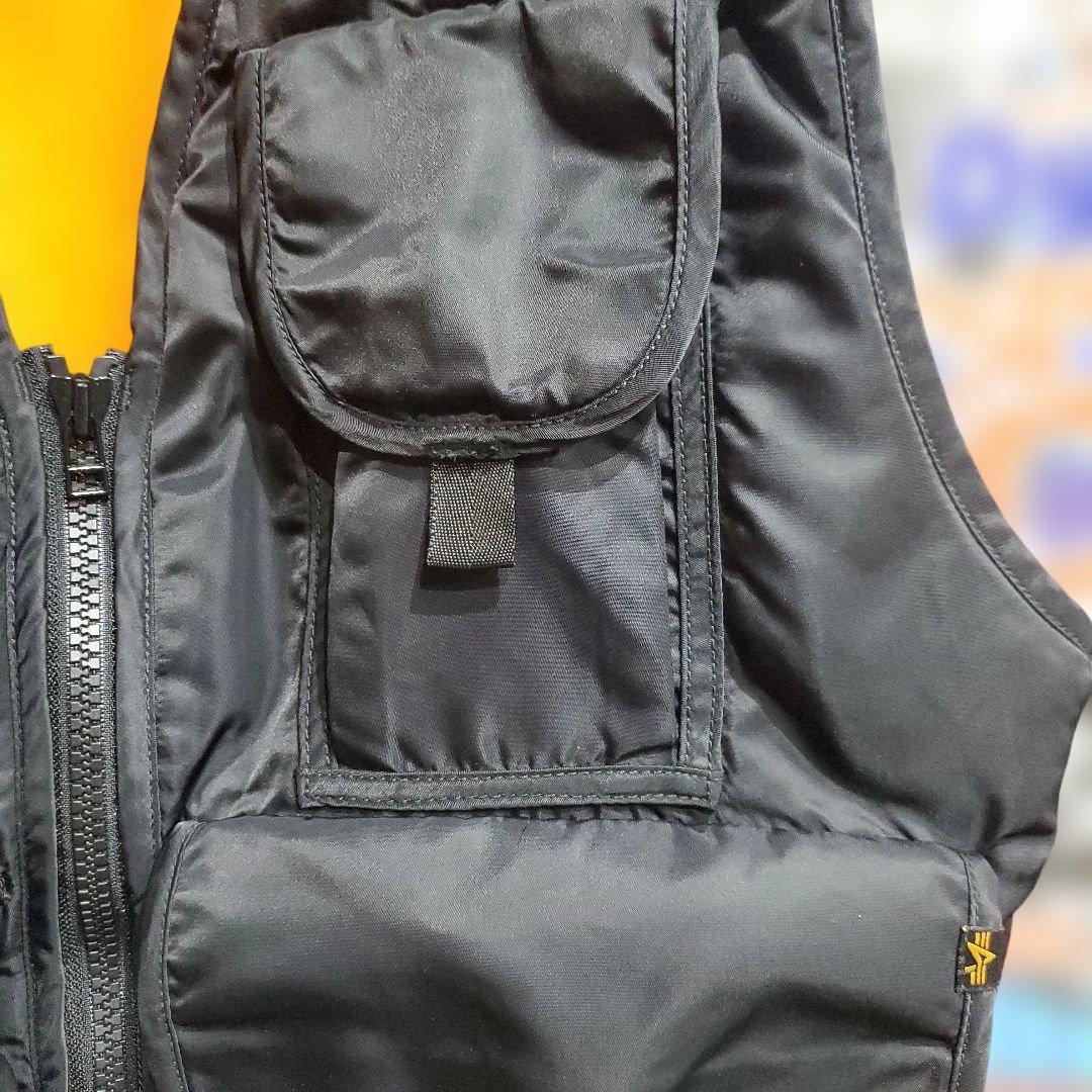 ALPHA INDUSTRIES ブラックベスト XL　X-LARGE
