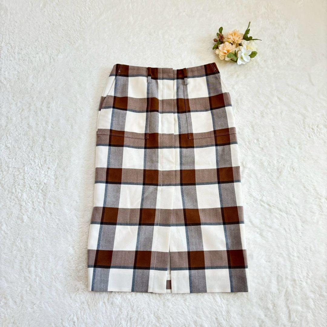 三尋木奈保さんコラボ　アクアスキュータムチェック柄タイトスカート　美品