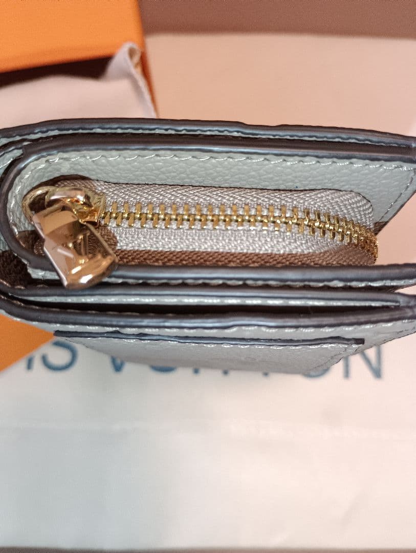 LOUIS VUITTON グレー 二つ折り財布