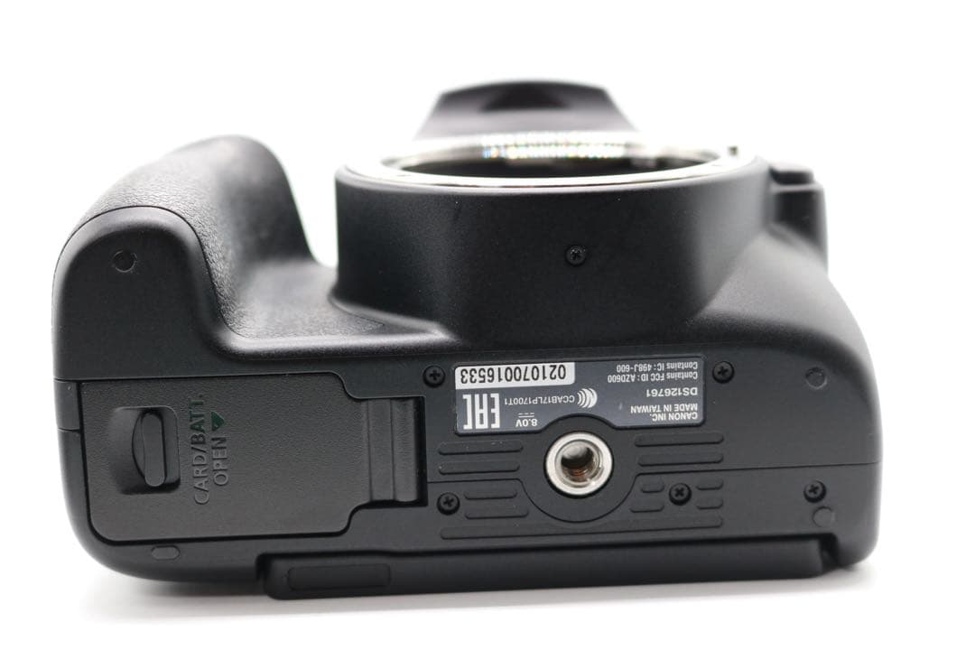 ボディ新品級 【Canon EOS Kiss X10 ダブルレンズセット】