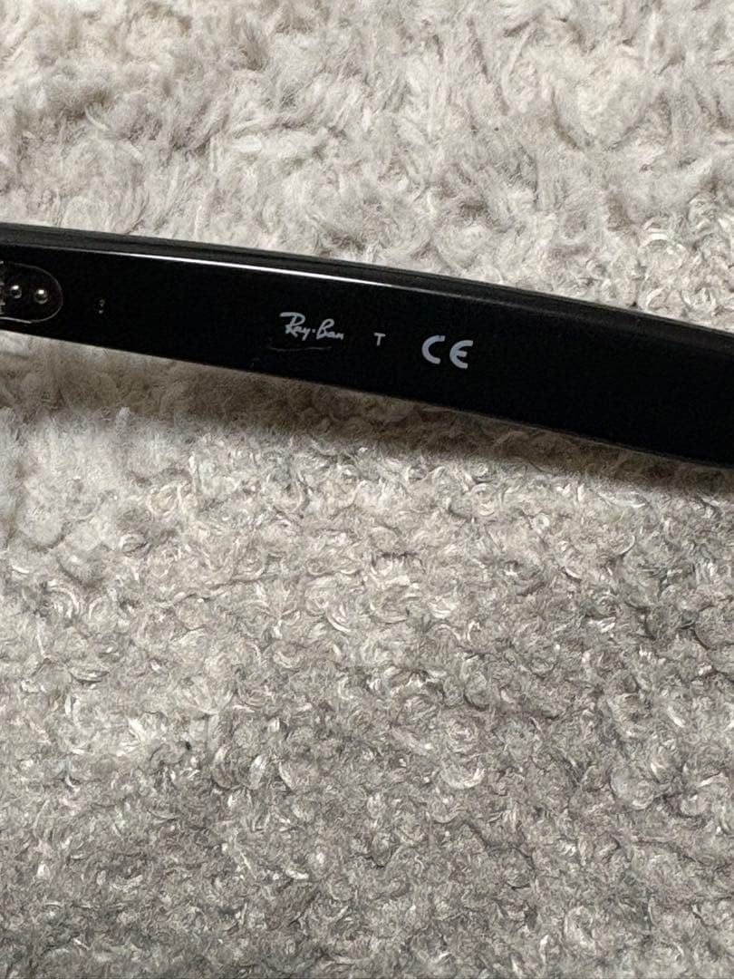 Ray-Ban RB 4260D ブラックサングラス