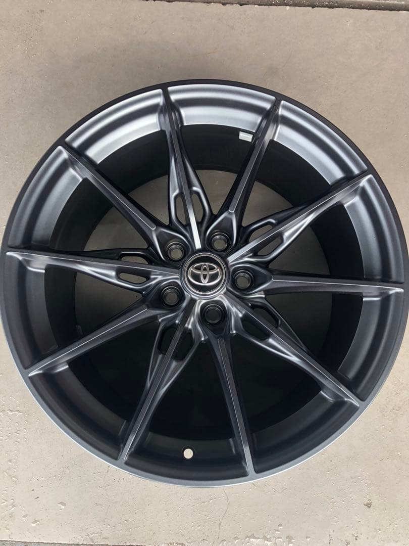 GRスープラ純正鍛造アルミ