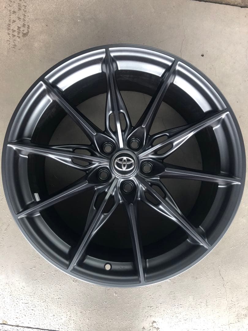 GRスープラ純正鍛造アルミ