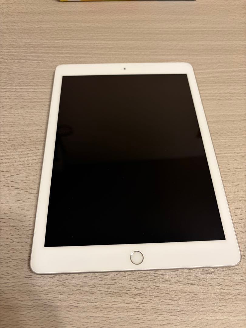 【動作確認済み】Apple iPad (第６世代) 32GB シルバー 本体