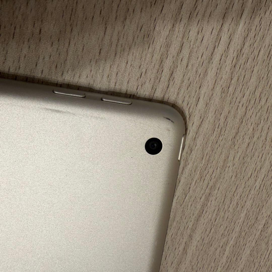 【動作確認済み】Apple iPad (第６世代) 32GB シルバー 本体