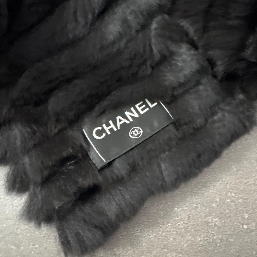 CHANEL ブラック ファーマフラー