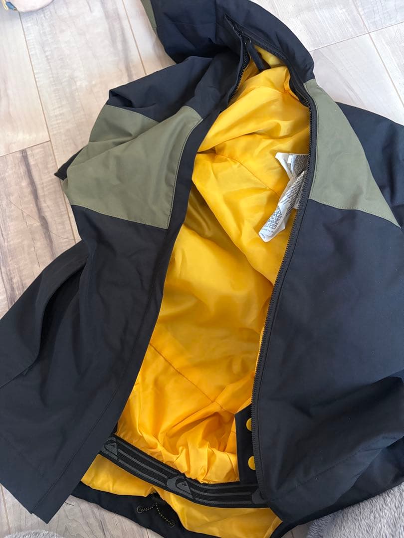 Quiksilver 子ども用スノーボードウェア