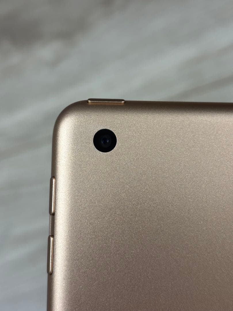 iPad本体 Apple iPad (6th Generation) 32GB Wi-Fi