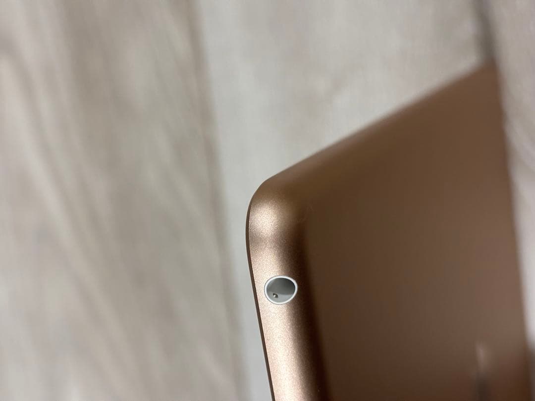iPad本体 Apple iPad (6th Generation) 32GB Wi-Fi