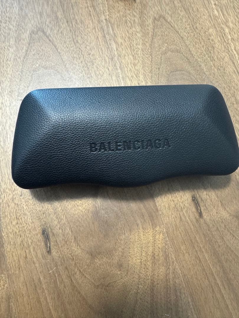 BALENCIAGA INVISIBLE RECTANGLE サングラス