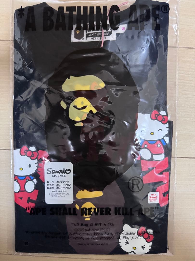 【 BAPE X HELLO KITTY 】COLLEGE MINI TEE