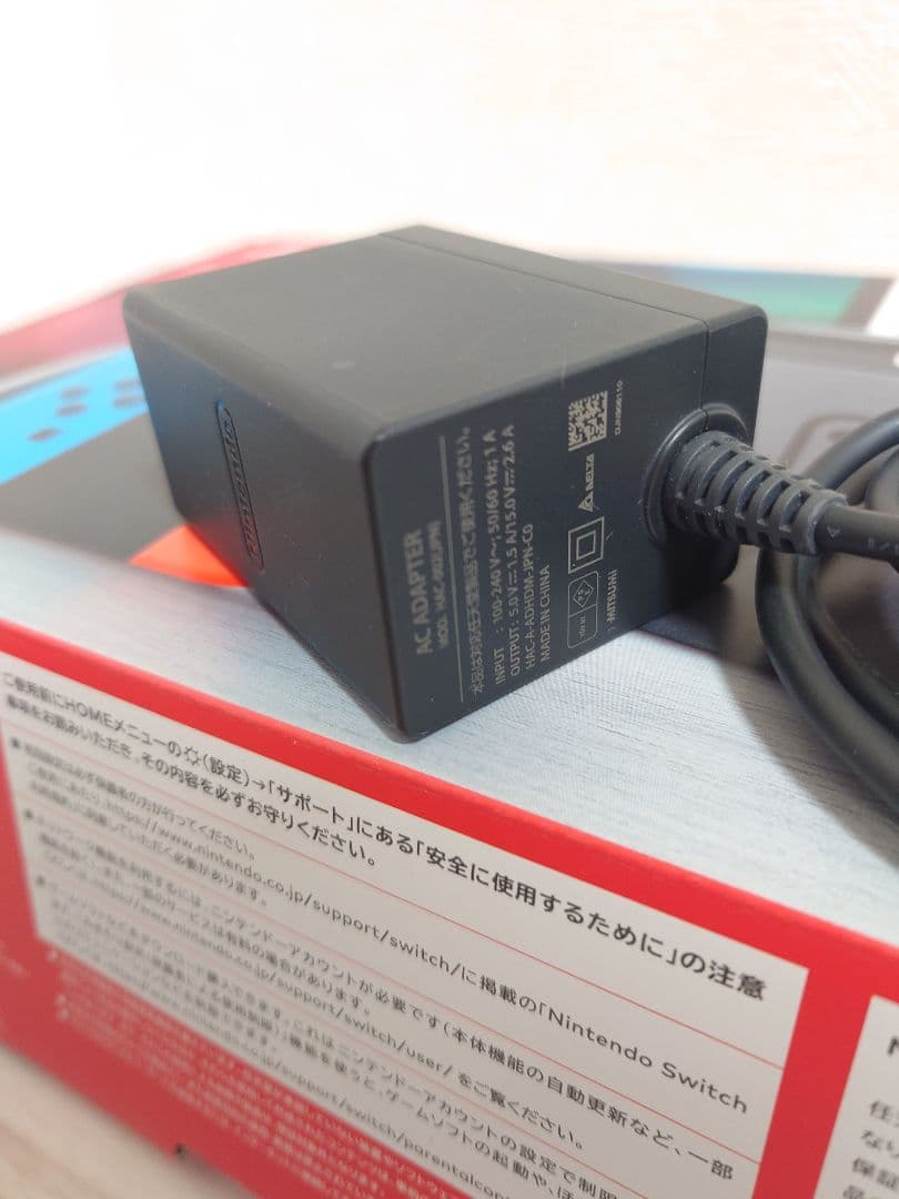 Nintendo Switch 本体 　純正付属品・箱あり