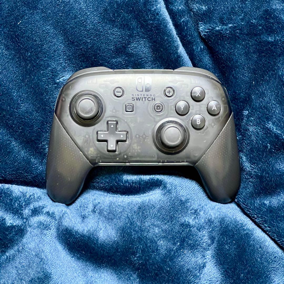 Nintendo Switch （ケース・プロコントローラー付）