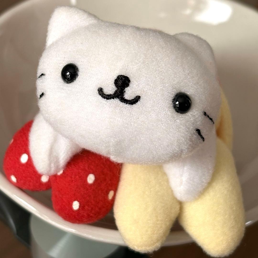【希少】にゃんにゃんにゃんこ クレープ マスコット ぬいぐるみ カバヤ食玩