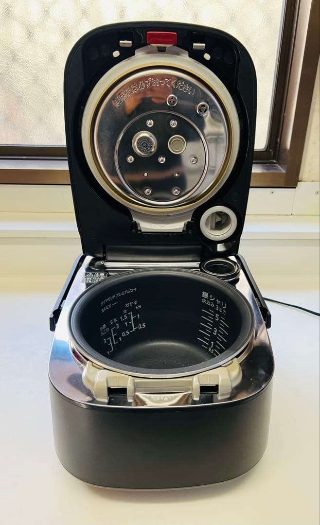 Panasonic 炊飯器 SR-VSX109うまく動作しています。2019年
