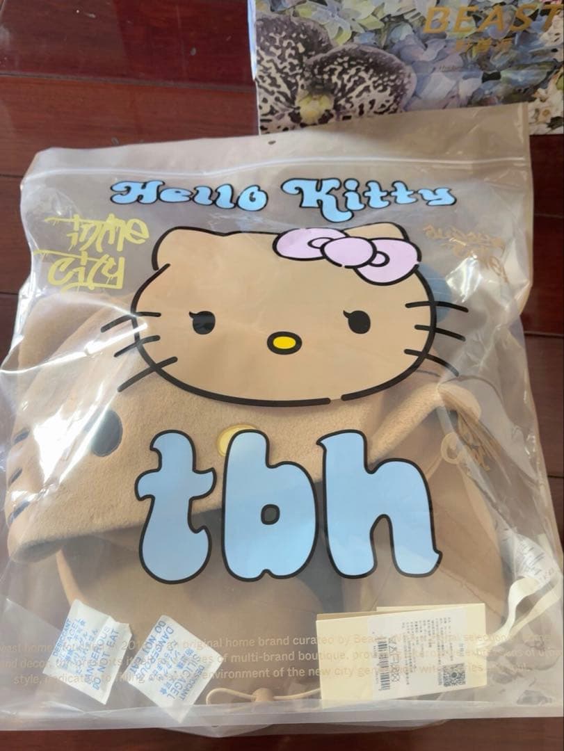 うな 海外限定Hello Kitty x TBH ネックピロー