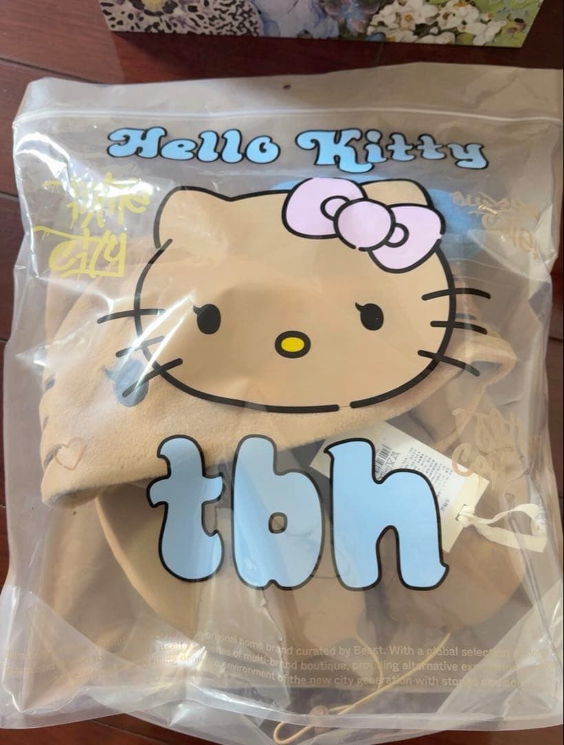 うな 海外限定Hello Kitty x TBH ネックピロー