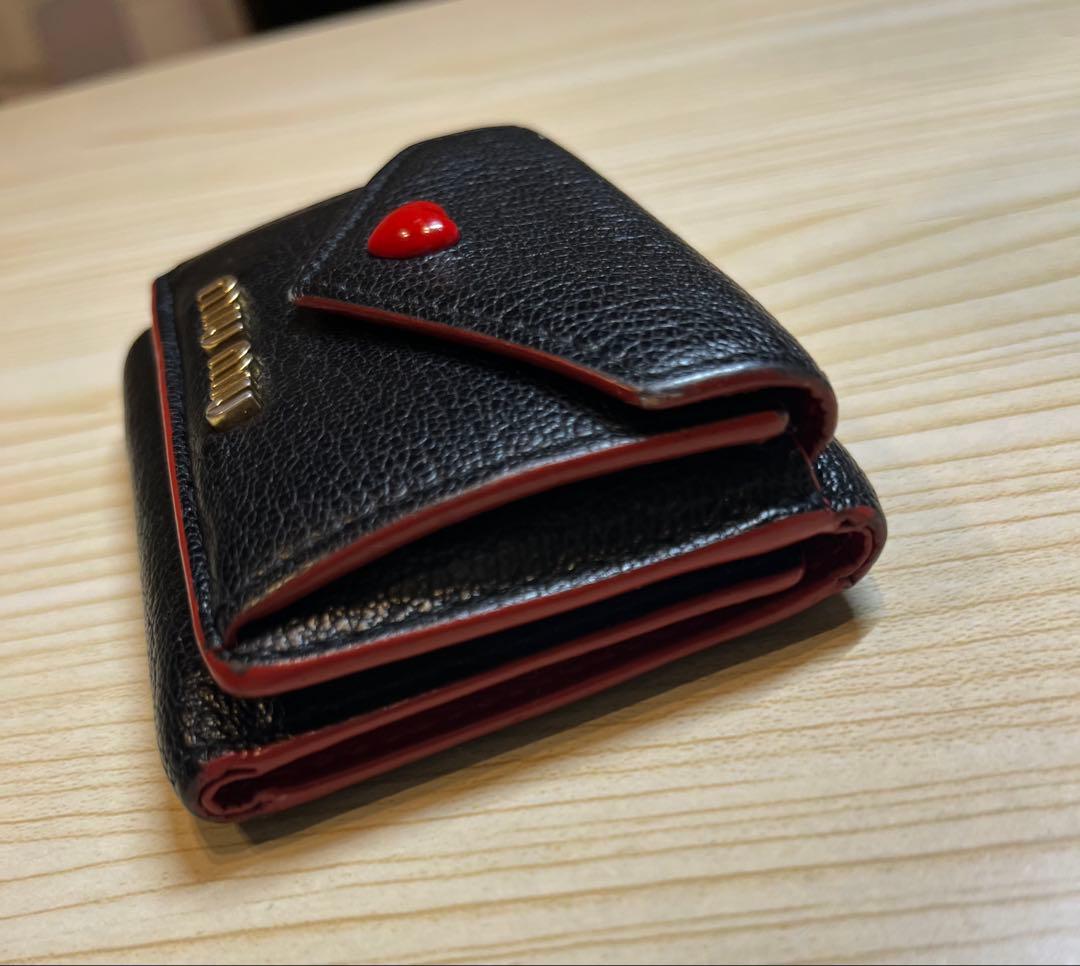 MIUMIU 黒 折り財布 ミニウォレット