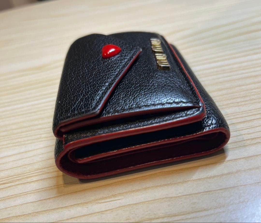 MIUMIU 黒 折り財布 ミニウォレット