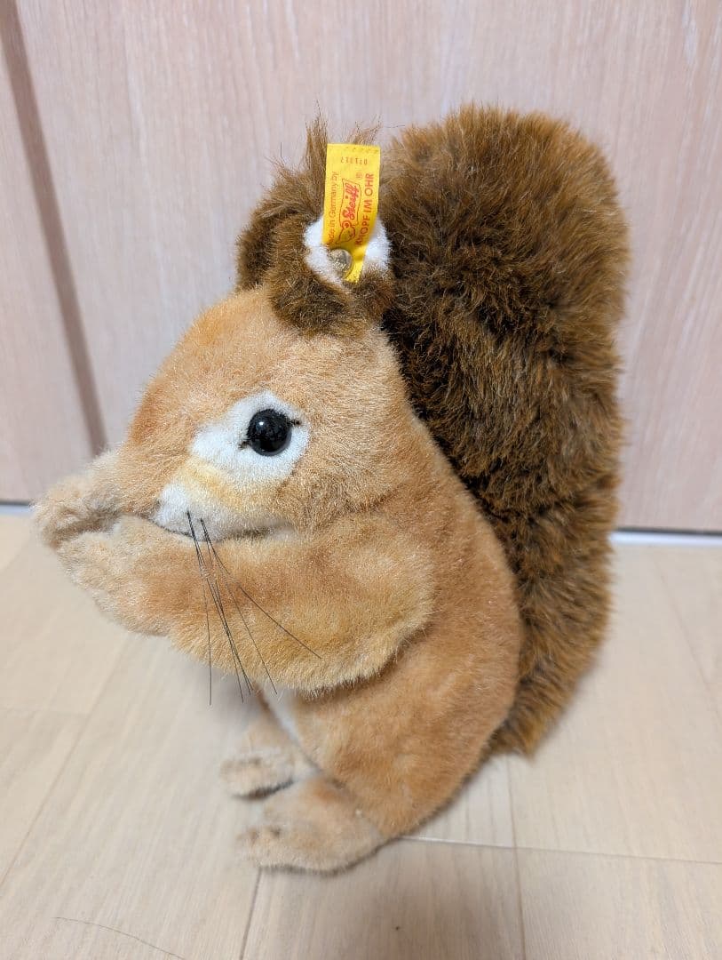 シュタイフぬいぐるみ　リス