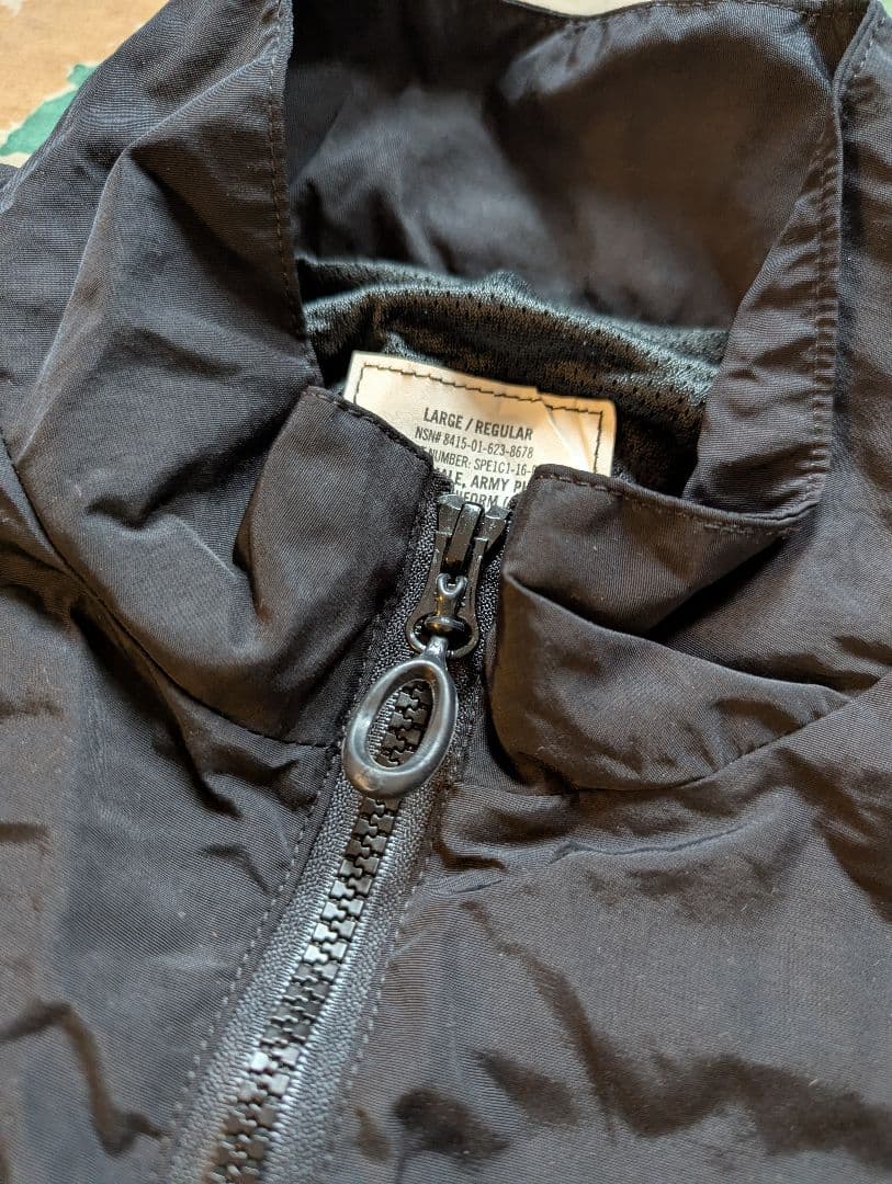 米軍 ARMY APFU トレーニングジャケット ナイロン ブラック USED