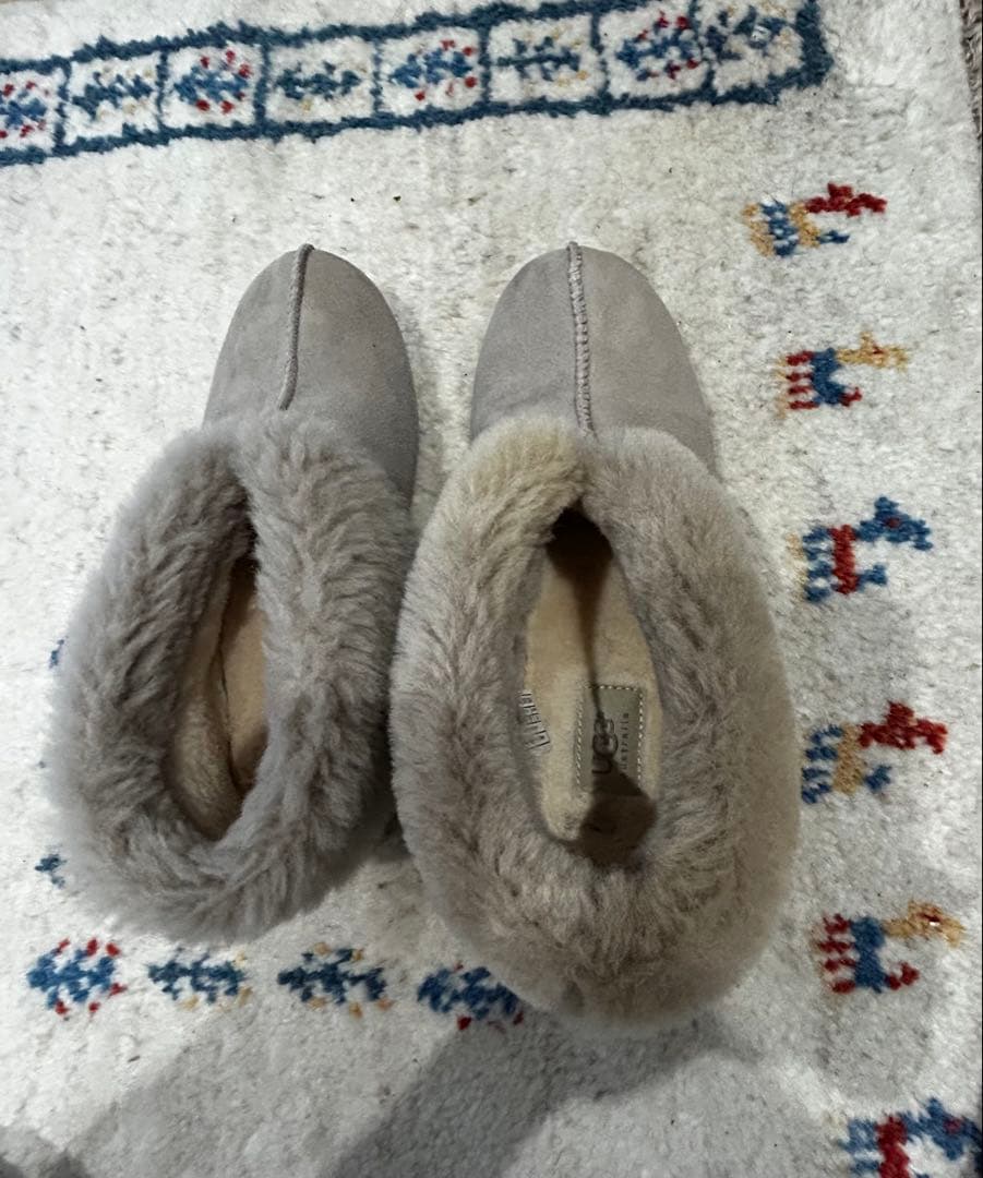 UGG ムートンブーツ　ライトグレー